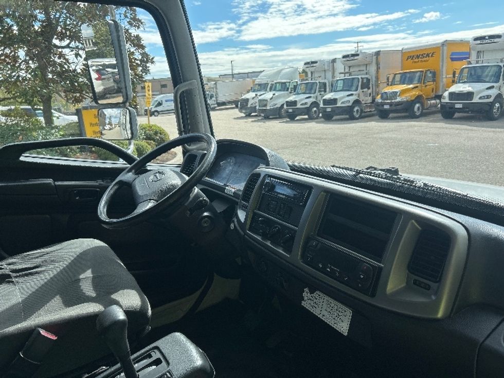 Refrigerated Truck-Light and Medium Duty Trucks-Hino-2020-338-Delta-BC-191,256\n\t\tkm-$ 83,250 - Image 22