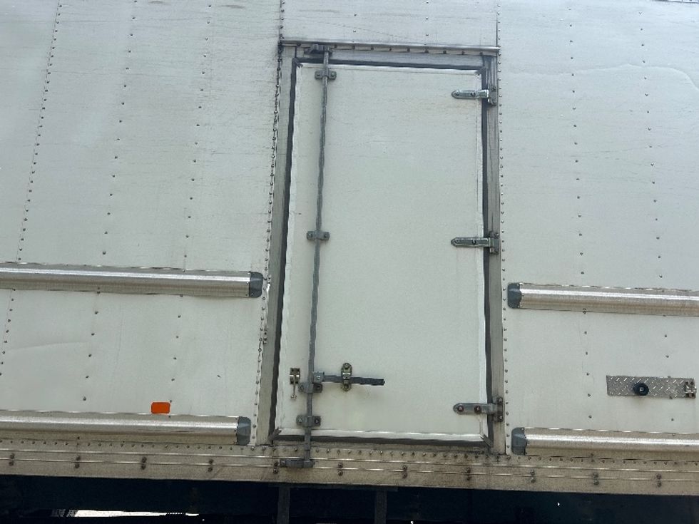 Refrigerated Truck-Light and Medium Duty Trucks-Hino-2020-338-Delta-BC-191,256\n\t\tkm-$ 83,250 - Image 25
