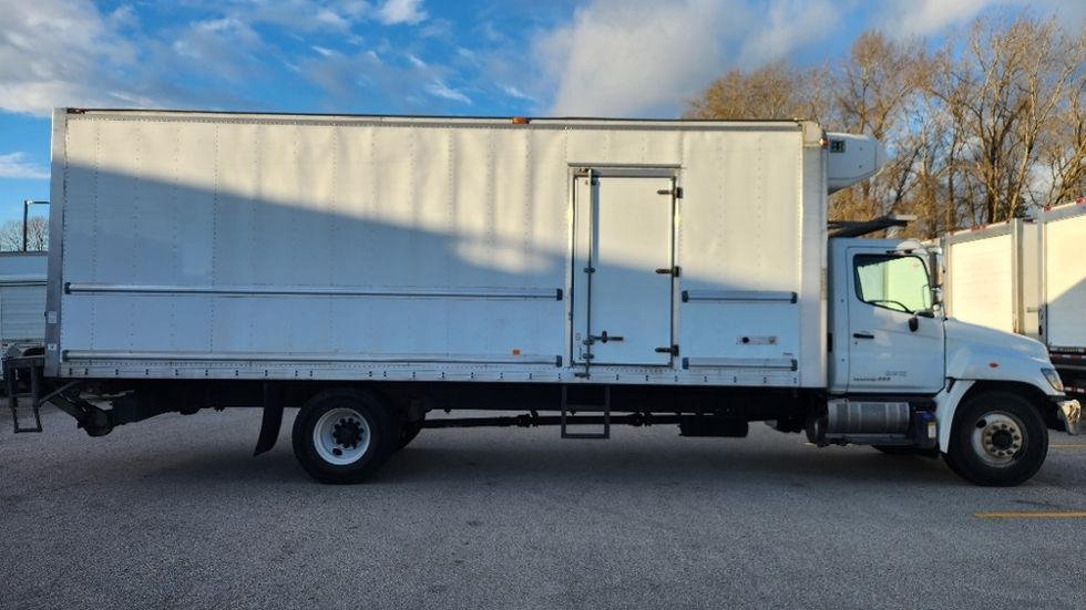 Refrigerated Truck-Light and Medium Duty Trucks-Hino-2020-338-Delta-BC-210,029\n\t\tkm-$ 91,500 - Image 15