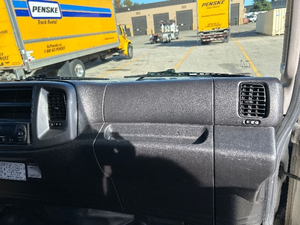 Refrigerated Truck-Light and Medium Duty Trucks-Hino-2020-338-Delta-BC-210,029\n\t\tkm-$ 91,500 - Image 20