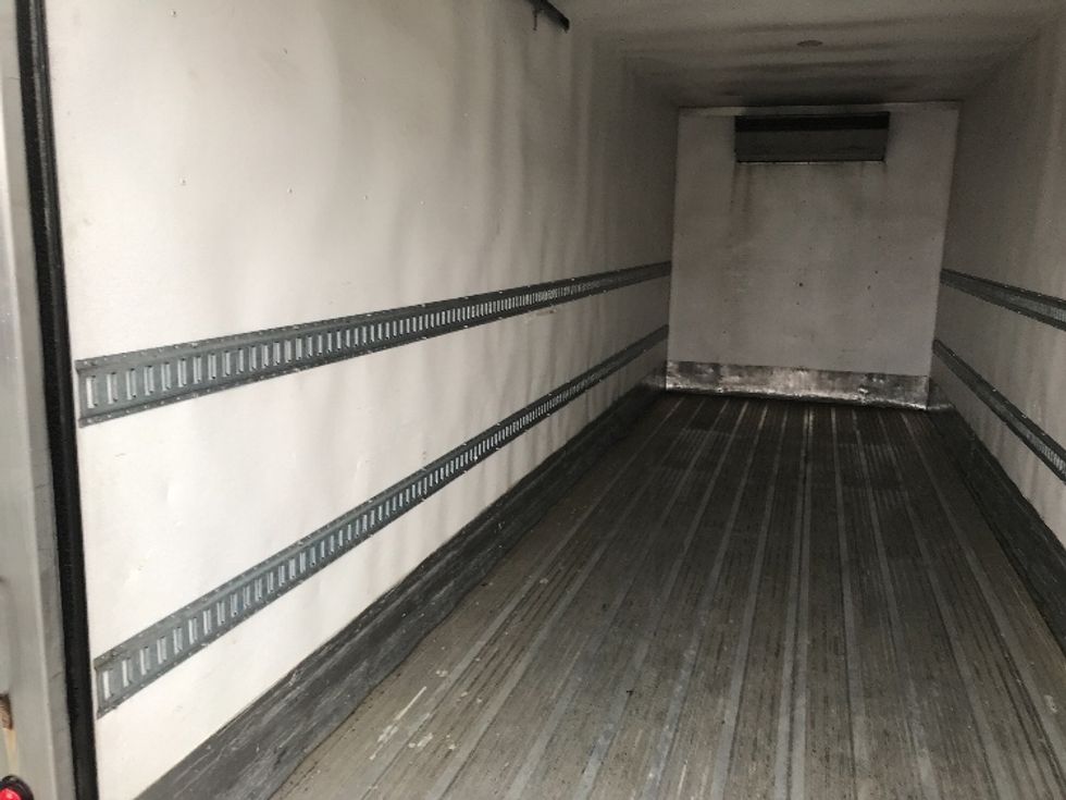 Refrigerated Truck-Light and Medium Duty Trucks-Hino-2020-338-Delta-BC-252,759\n\t\tkm-$ 81,750 - Image 11