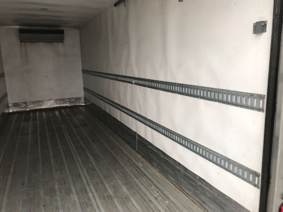 Refrigerated Truck-Light and Medium Duty Trucks-Hino-2020-338-Delta-BC-252,759\n\t\tkm-$ 81,750 - Image 12