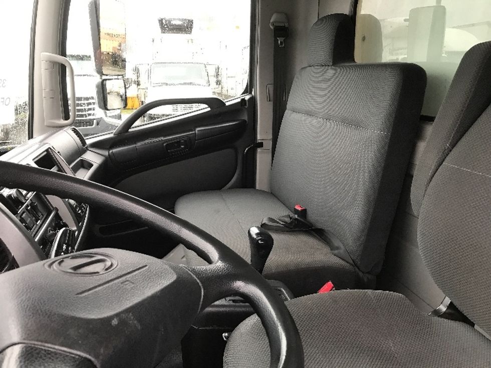 Refrigerated Truck-Light and Medium Duty Trucks-Hino-2020-338-Delta-BC-252,759\n\t\tkm-$ 81,750 - Image 19