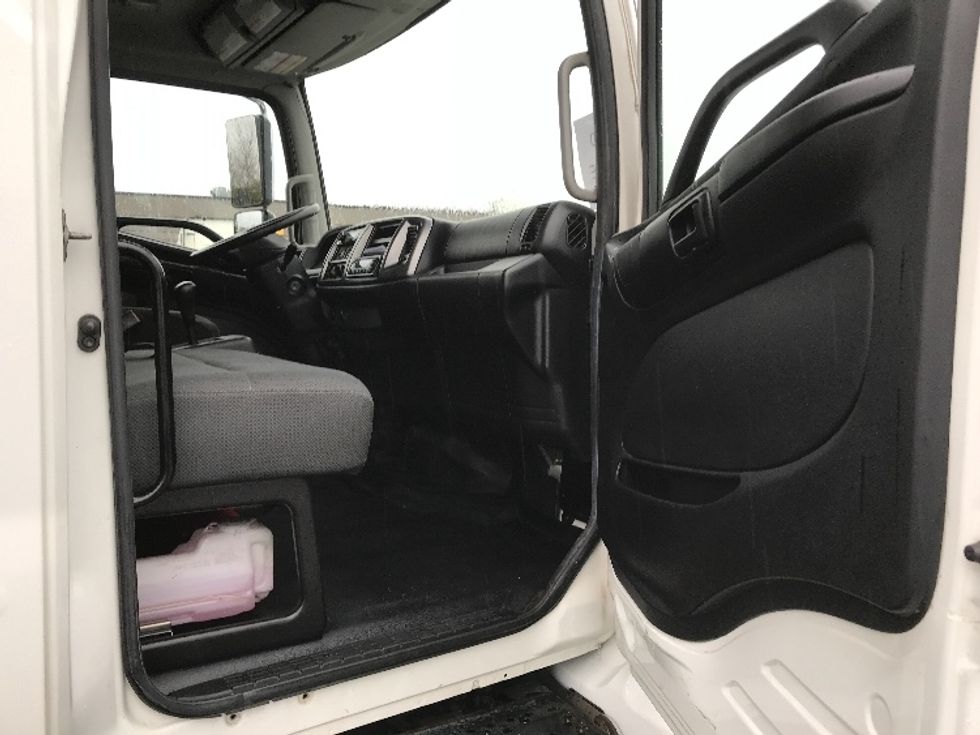 Refrigerated Truck-Light and Medium Duty Trucks-Hino-2020-338-Delta-BC-252,759\n\t\tkm-$ 81,750 - Image 20