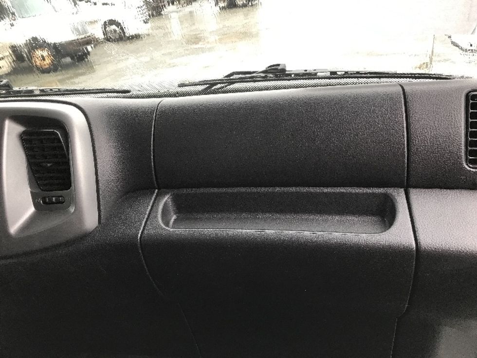 Refrigerated Truck-Light and Medium Duty Trucks-Hino-2020-338-Delta-BC-252,759\n\t\tkm-$ 81,750 - Image 21