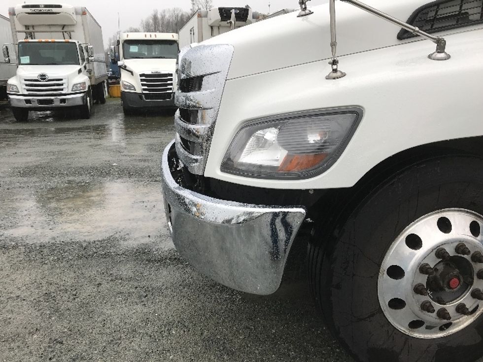 Refrigerated Truck-Light and Medium Duty Trucks-Hino-2020-338-Delta-BC-252,759\n\t\tkm-$ 81,750 - Image 28