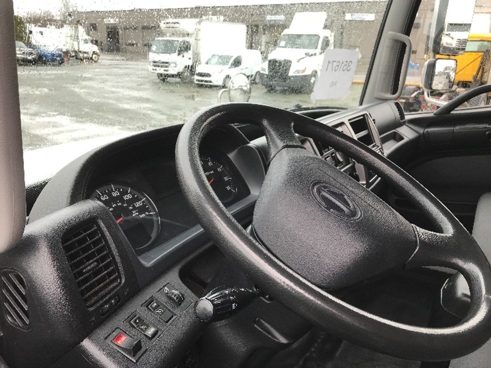 Refrigerated Truck-Light and Medium Duty Trucks-Hino-2020-338-Delta-BC-267,004\n\t\tkm-$ 78,000 - Image 16