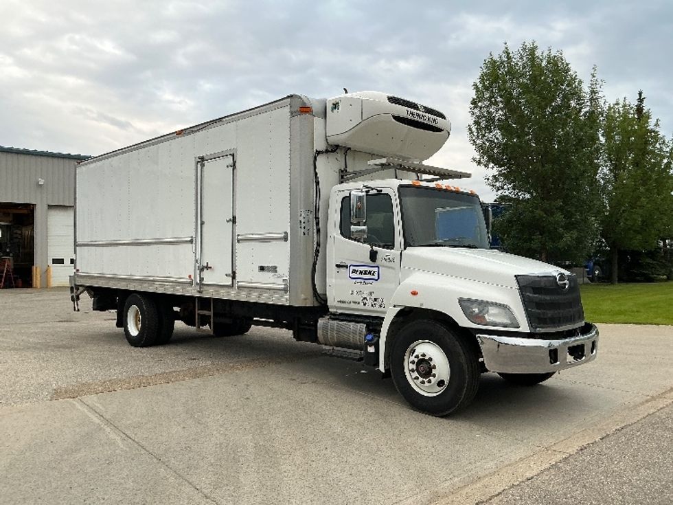 Refrigerated Truck-Light and Medium Duty Trucks-Hino-2020-338-Edmonton-AB-165,961\n\t\tkm-$ 88,500 - Image 1