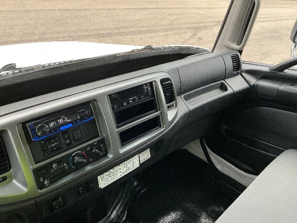 Refrigerated Truck-Light and Medium Duty Trucks-Hino-2020-338-Edmonton-AB-165,961\n\t\tkm-$ 88,500 - Image 19