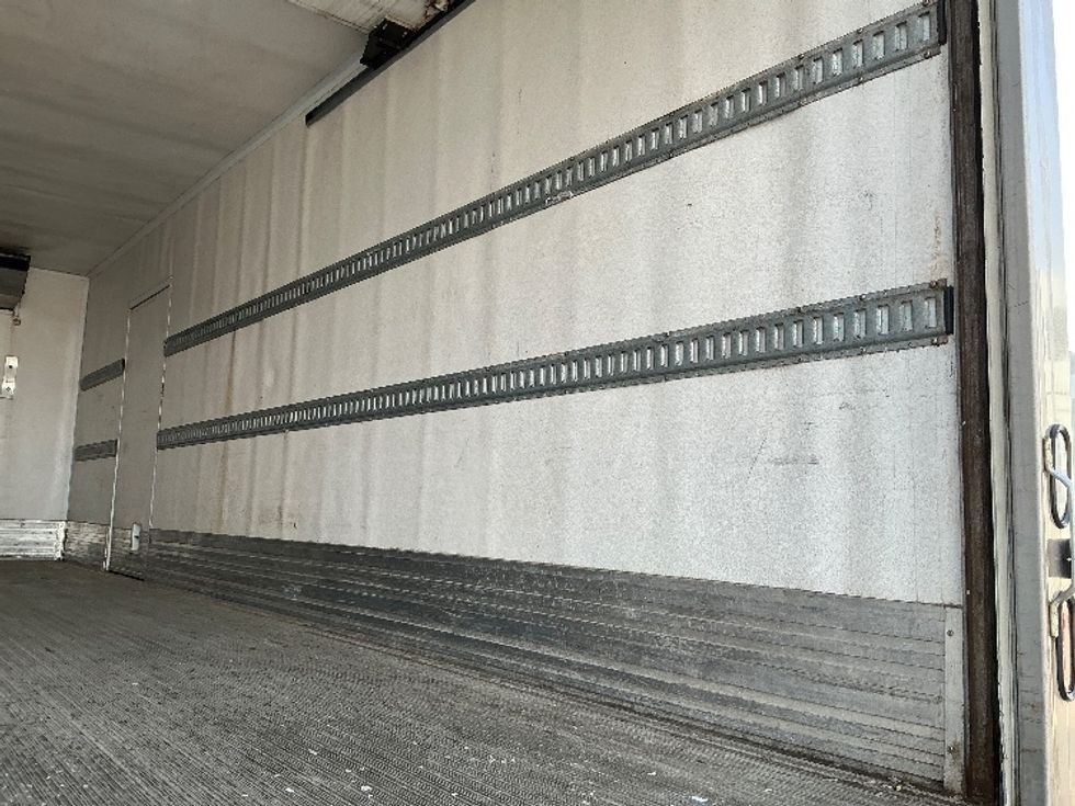 Refrigerated Truck-Light and Medium Duty Trucks-Hino-2020-338-Edmonton-AB-176,065\n\t\tkm-$ 87,750 - Image 12