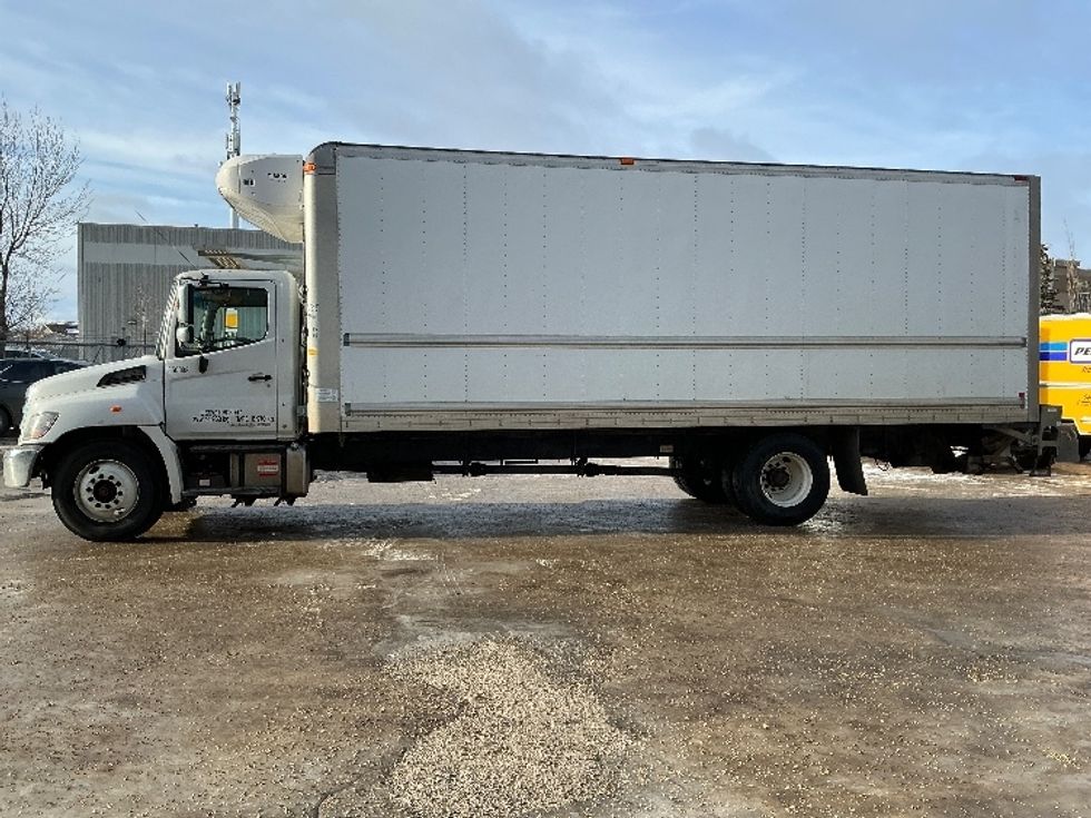 Refrigerated Truck-Light and Medium Duty Trucks-Hino-2020-338-Edmonton-AB-176,065\n\t\tkm-$ 87,750 - Image 4