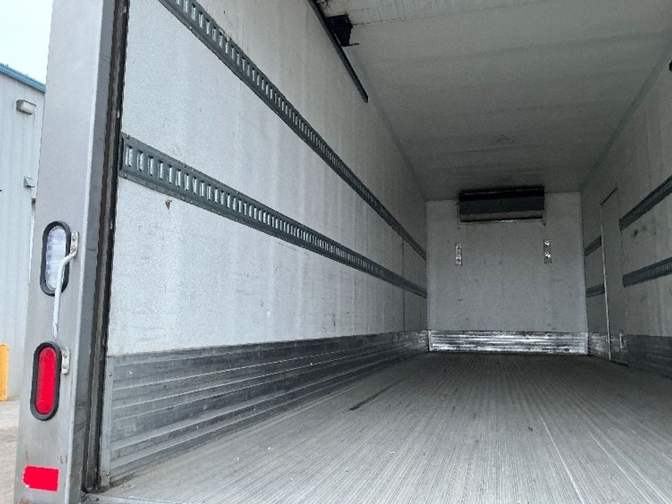 Refrigerated Truck-Light and Medium Duty Trucks-Hino-2020-338-Edmonton-AB-211,260\n\t\tkm-$ 86,500 - Image 11