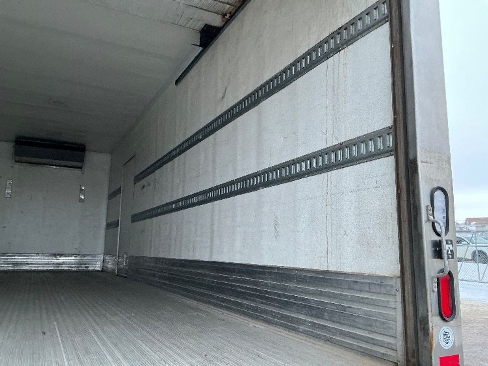 Refrigerated Truck-Light and Medium Duty Trucks-Hino-2020-338-Edmonton-AB-211,260\n\t\tkm-$ 86,500 - Image 12