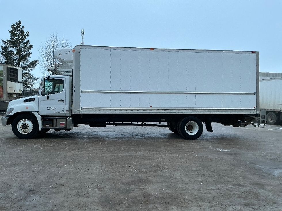 Refrigerated Truck-Light and Medium Duty Trucks-Hino-2020-338-Edmonton-AB-211,260\n\t\tkm-$ 86,500 - Image 4