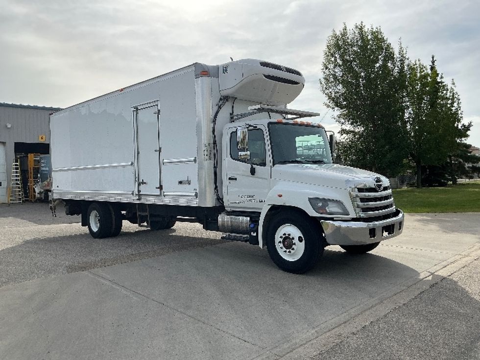 Refrigerated Truck-Light and Medium Duty Trucks-Hino-2020-338-Edmonton-AB-270,548\n\t\tkm-$ 74,000 - Image 1