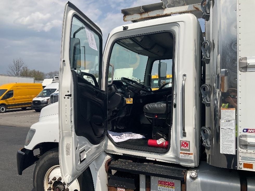Refrigerated Truck-Light and Medium Duty Trucks-Hino-2020-338-Indianapolis-IN-192,818\n\t\tmiles-$ 49,500 - Image 20