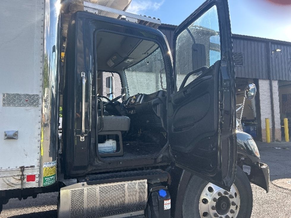 Refrigerated Truck-Light and Medium Duty Trucks-Hino-2020-338-Montgomery-NY-140,828\n\t\tmiles-$ 47,500 - Image 20