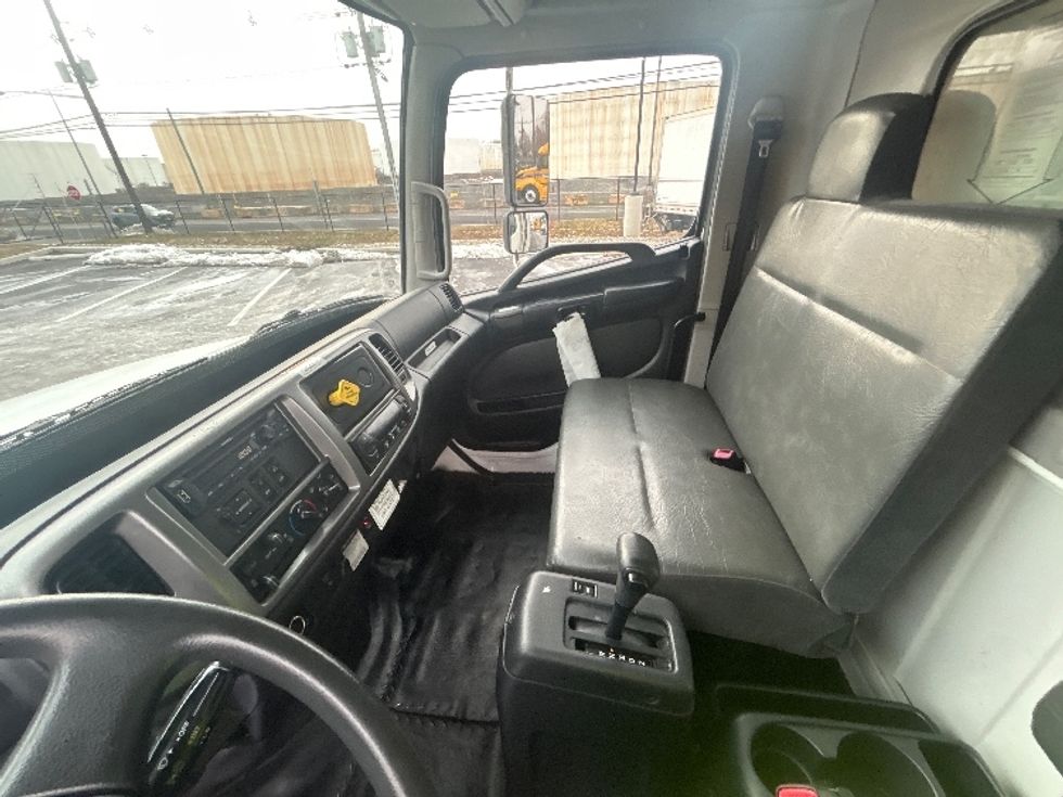 Refrigerated Truck-Light and Medium Duty Trucks-Hino-2020-338-North Bergen-NJ-133,211\n\t\tmiles-$ 52,750 - Image 19