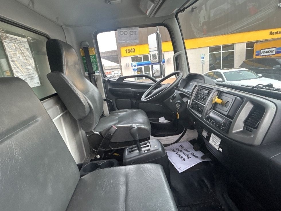 Refrigerated Truck-Light and Medium Duty Trucks-Hino-2020-338-North Bergen-NJ-133,211\n\t\tmiles-$ 52,750 - Image 22