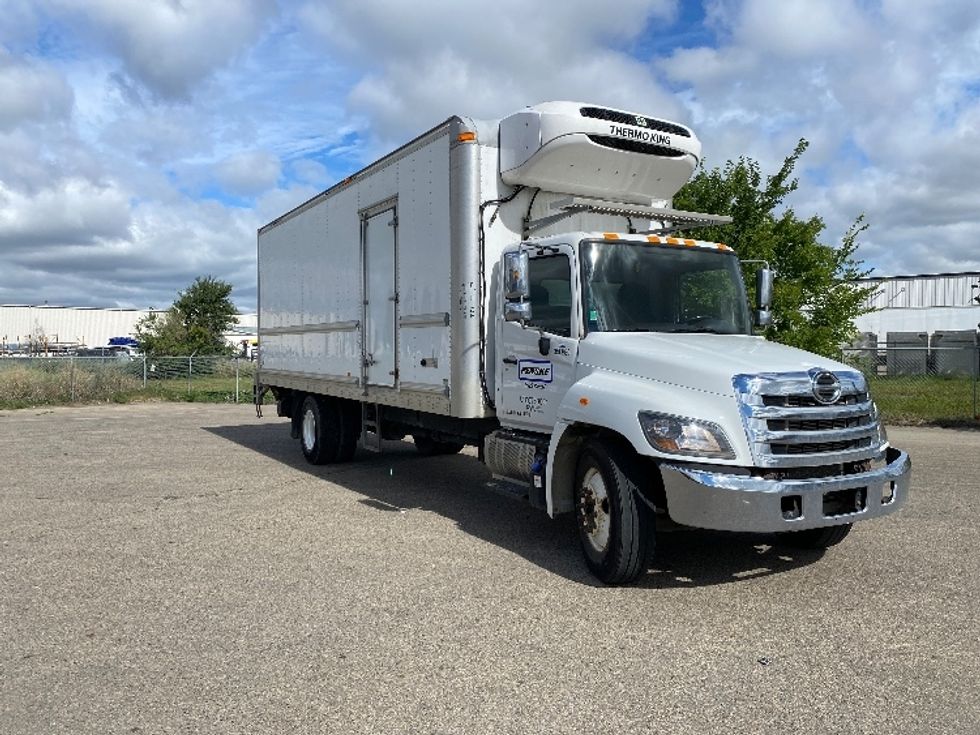 Refrigerated Truck-Light and Medium Duty Trucks-Hino-2020-338-Saskatoon-SK-287,840\n\t\tkm-$ 77,250 - Image 1
