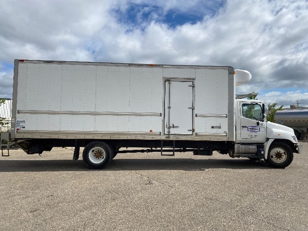 Refrigerated Truck-Light and Medium Duty Trucks-Hino-2020-338-Saskatoon-SK-287,840\n\t\tkm-$ 77,250 - Image 15