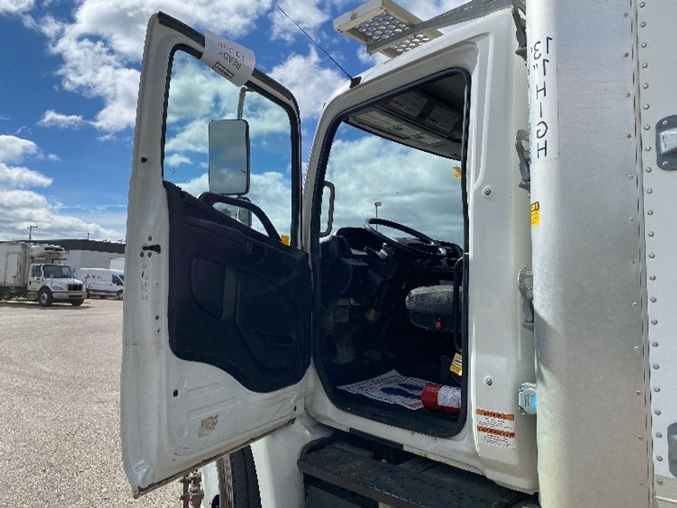 Refrigerated Truck-Light and Medium Duty Trucks-Hino-2020-338-Saskatoon-SK-287,840\n\t\tkm-$ 77,250 - Image 16