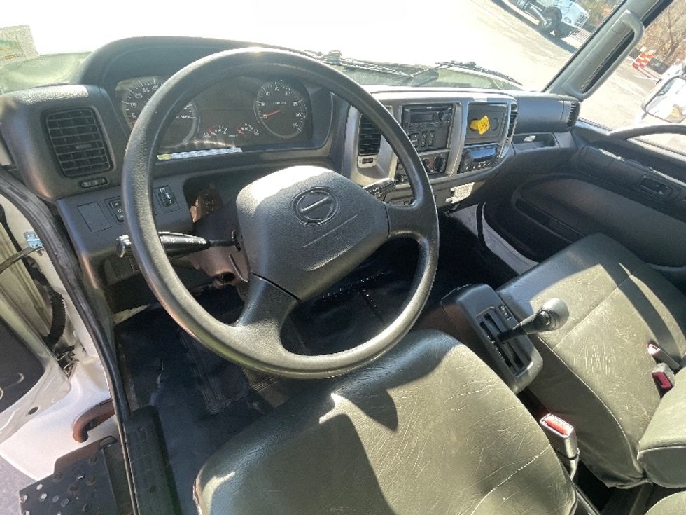 Refrigerated Truck-Light and Medium Duty Trucks-Hino-2020-338-Statesville-NC-141,577\n\t\tmiles-$ 58,000 - Image 17