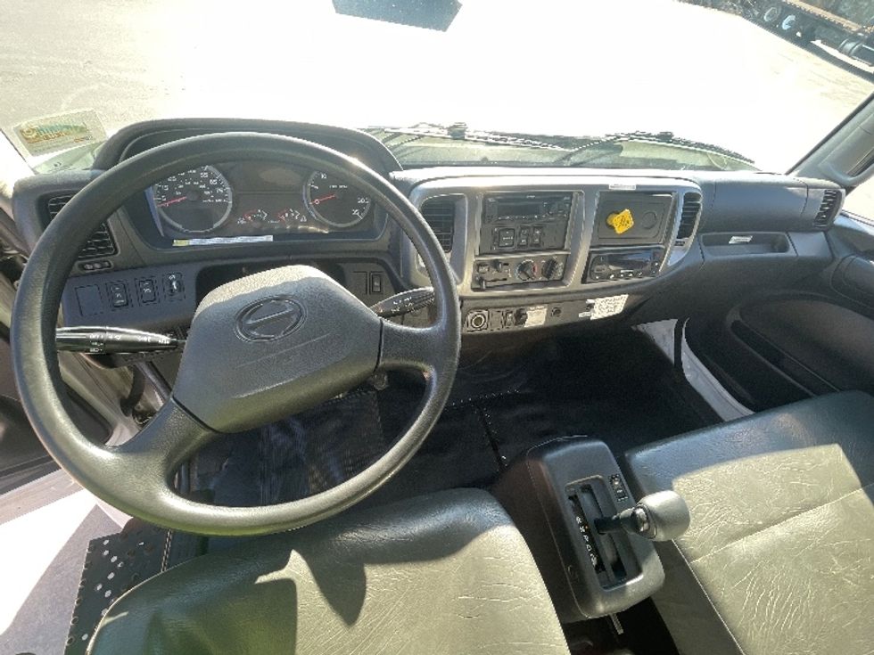 Refrigerated Truck-Light and Medium Duty Trucks-Hino-2020-338-Statesville-NC-141,577\n\t\tmiles-$ 58,000 - Image 18