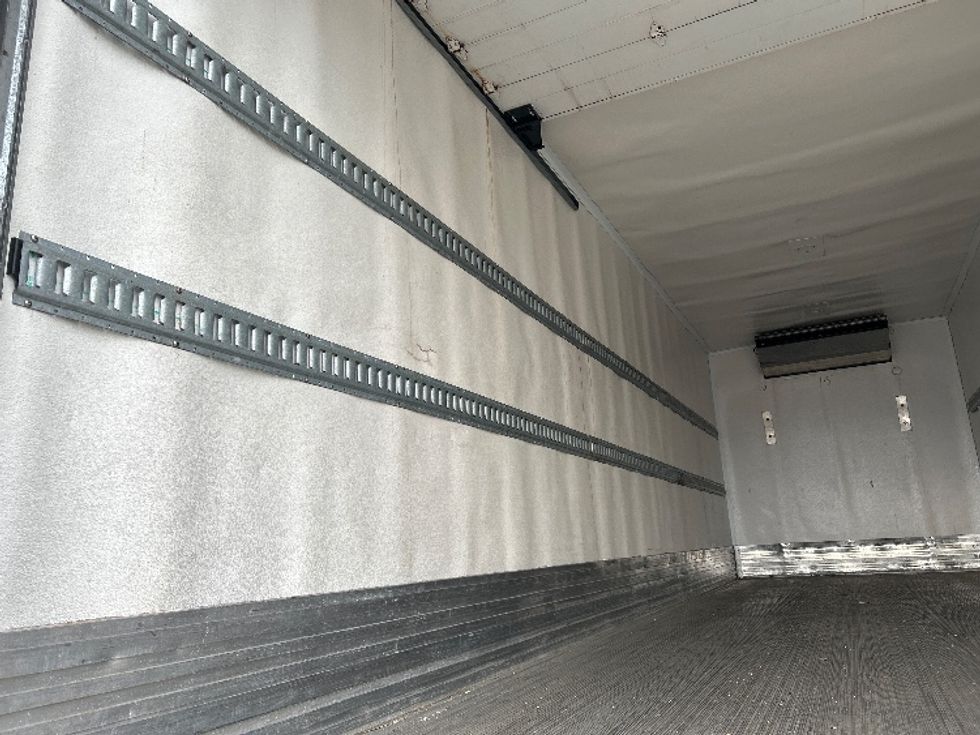 Refrigerated Truck-Light and Medium Duty Trucks-Hino-2020-338-Surrey-BC-169,555\n\t\tkm-$ 91,250 - Image 11