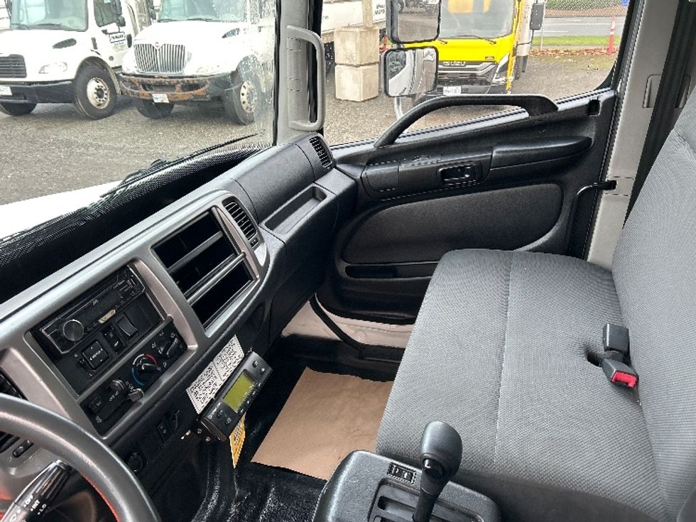 Refrigerated Truck-Light and Medium Duty Trucks-Hino-2020-338-Surrey-BC-169,555\n\t\tkm-$ 91,250 - Image 18