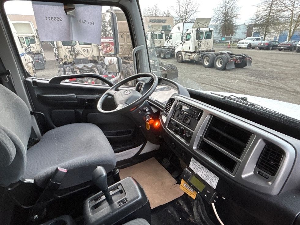 Refrigerated Truck-Light and Medium Duty Trucks-Hino-2020-338-Surrey-BC-169,555\n\t\tkm-$ 91,250 - Image 21