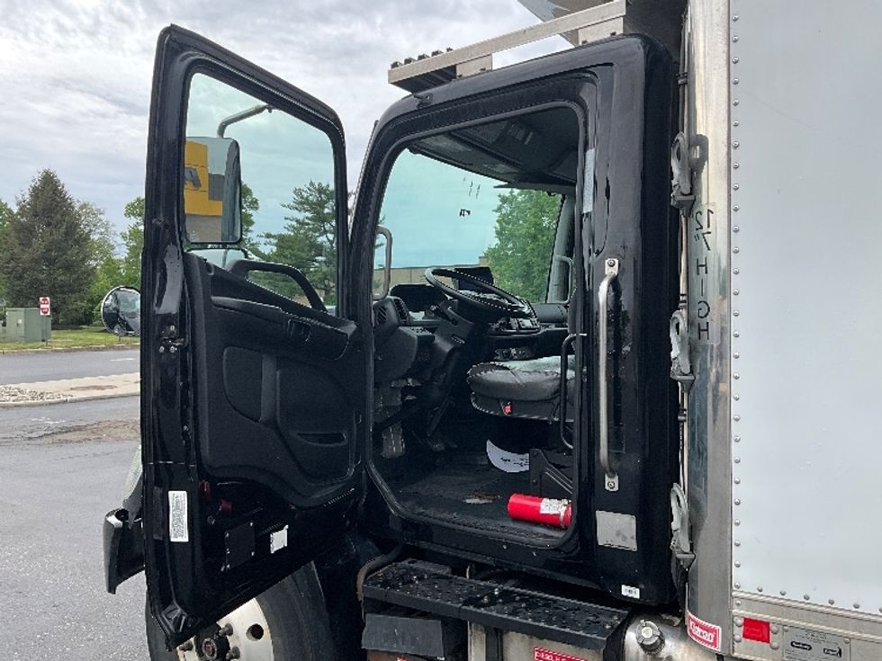Refrigerated Truck-Light and Medium Duty Trucks-Hino-2020-338-Swedesboro-NJ-126,579\n\t\tmiles-$ 47,250 - Image 16