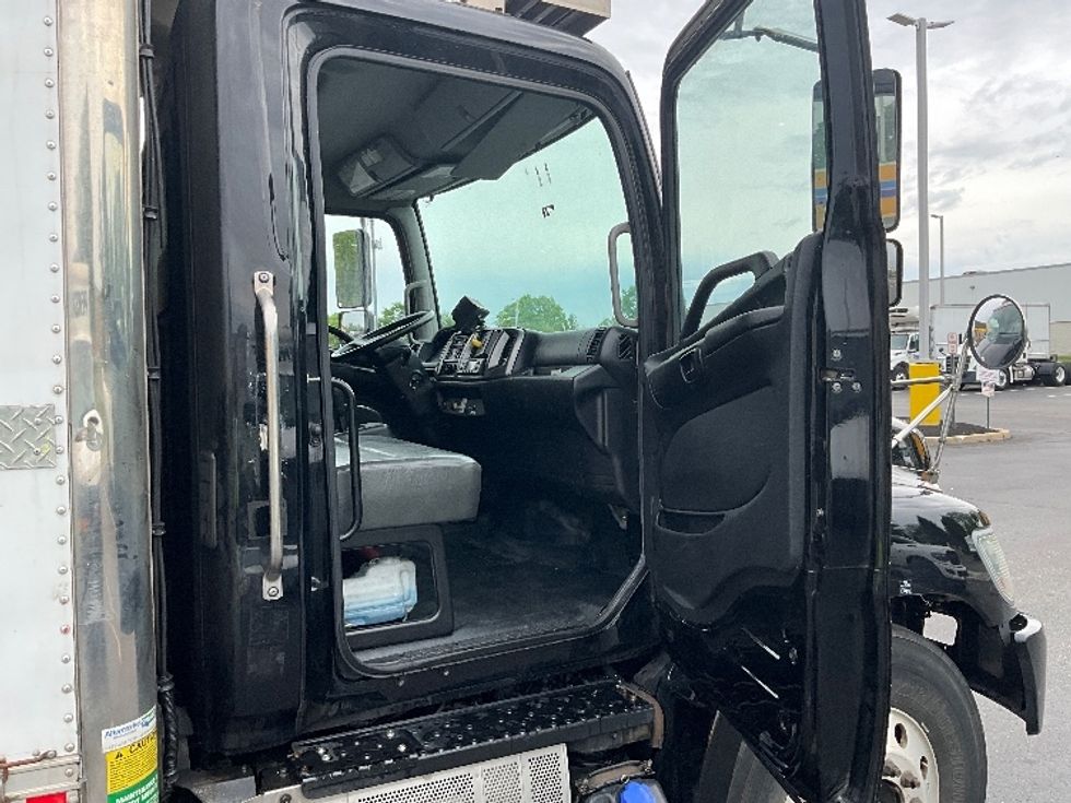 Refrigerated Truck-Light and Medium Duty Trucks-Hino-2020-338-Swedesboro-NJ-126,579\n\t\tmiles-$ 47,250 - Image 20