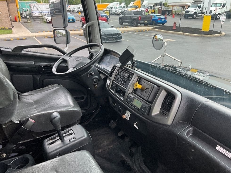 Refrigerated Truck-Light and Medium Duty Trucks-Hino-2020-338-Swedesboro-NJ-126,579\n\t\tmiles-$ 47,250 - Image 22