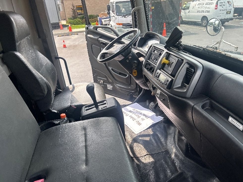 Refrigerated Truck-Light and Medium Duty Trucks-Hino-2020-338-Swedesboro-NJ-141,625\n\t\tmiles-$ 46,250 - Image 21