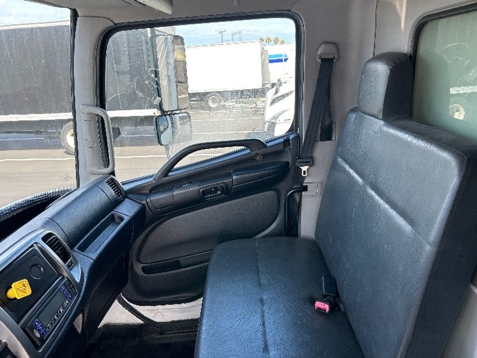 Refrigerated Truck-Light and Medium Duty Trucks-Hino-2020-338-Torrance-CA-212,722\n\t\tmiles-$ 41,250 - Image 19