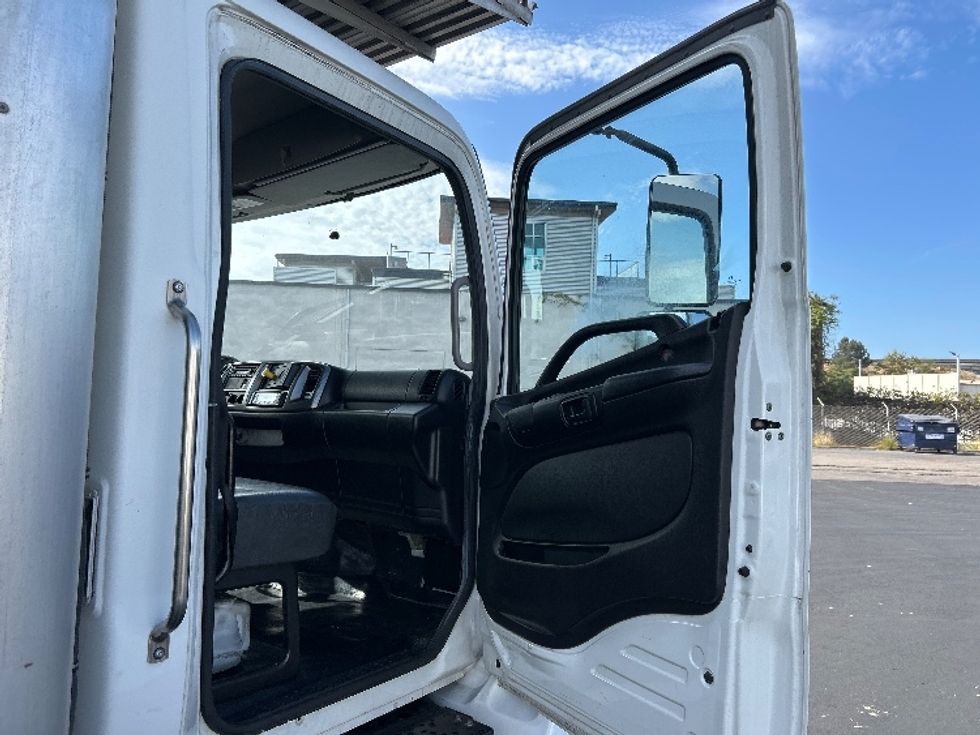 Refrigerated Truck-Light and Medium Duty Trucks-Hino-2020-338-Torrance-CA-212,722\n\t\tmiles-$ 41,250 - Image 20