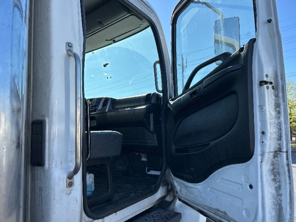 Refrigerated Truck-Light and Medium Duty Trucks-Hino-2020-338-West Babylon-NY-160,297\n\t\tmiles-$ 44,500 - Image 19