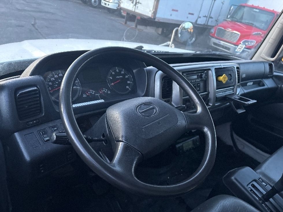 Refrigerated Truck-Light and Medium Duty Trucks-Hino-2020-338-West Babylon-NY-194,518\n\t\tmiles-$ 45,500 - Image 16