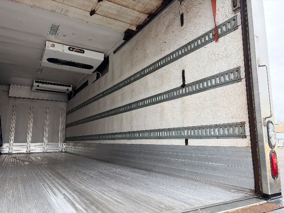 Refrigerated Truck-Light and Medium Duty Trucks-Hino-2020-338-West Babylon-NY-196,381\n\t\tmiles-$ 43,750 - Image 12