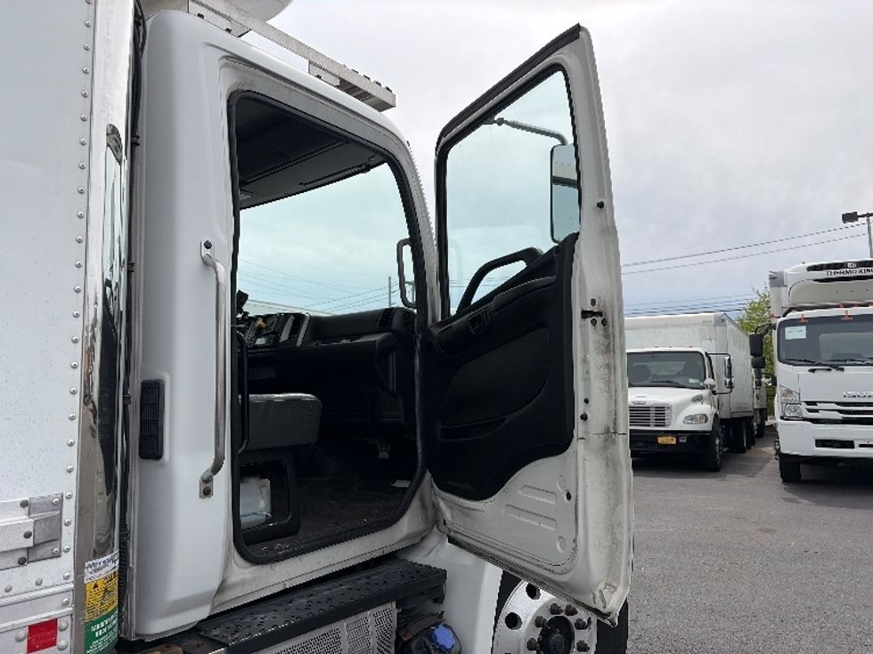 Refrigerated Truck-Light and Medium Duty Trucks-Hino-2020-338-West Babylon-NY-196,381\n\t\tmiles-$ 43,750 - Image 20