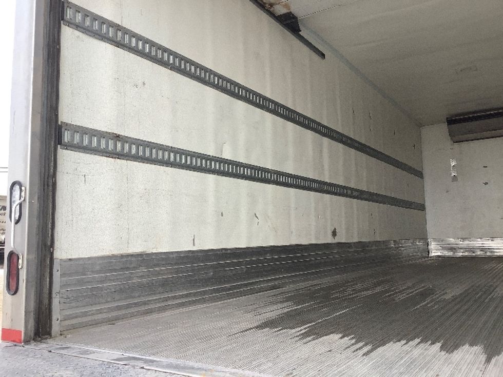 Refrigerated Truck-Light and Medium Duty Trucks-Hino-2020-338-Winnipeg-MB-194,501\n\t\tkm-$ 89,000 - Image 11