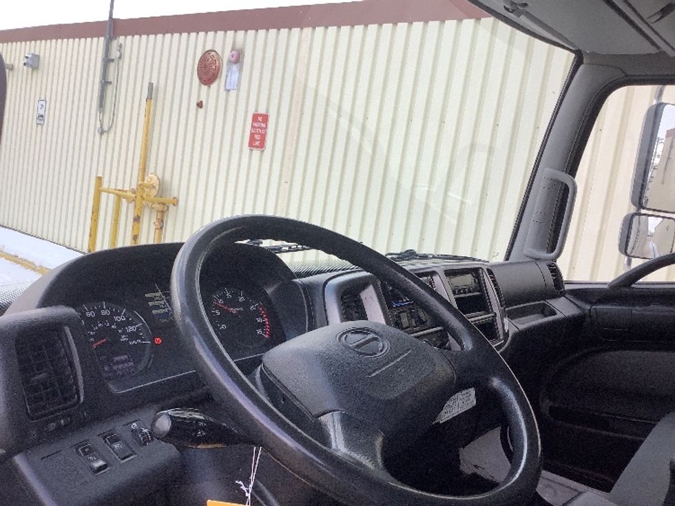 Refrigerated Truck-Light and Medium Duty Trucks-Hino-2020-338-Winnipeg-MB-194,501\n\t\tkm-$ 89,000 - Image 18
