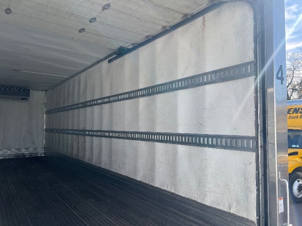 Refrigerated Truck-Light and Medium Duty Trucks-Hino-2021-L6-Baltimore-MD-146,048\n\t\tmiles-$ 77,000 - Image 12