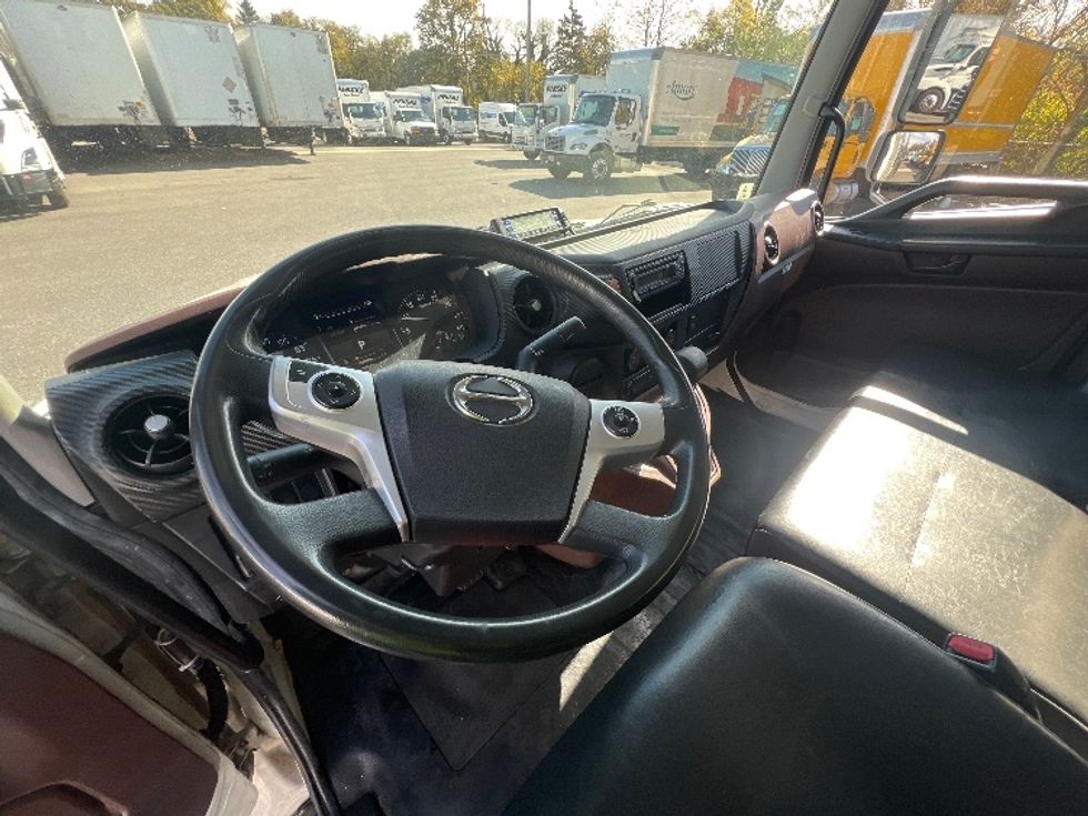 Refrigerated Truck-Light and Medium Duty Trucks-Hino-2021-L6-Baltimore-MD-146,048\n\t\tmiles-$ 77,000 - Image 17
