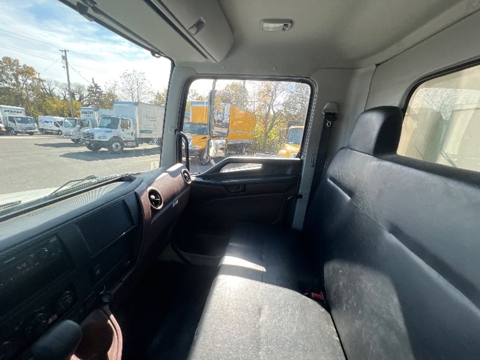 Refrigerated Truck-Light and Medium Duty Trucks-Hino-2021-L6-Baltimore-MD-146,048\n\t\tmiles-$ 77,000 - Image 19