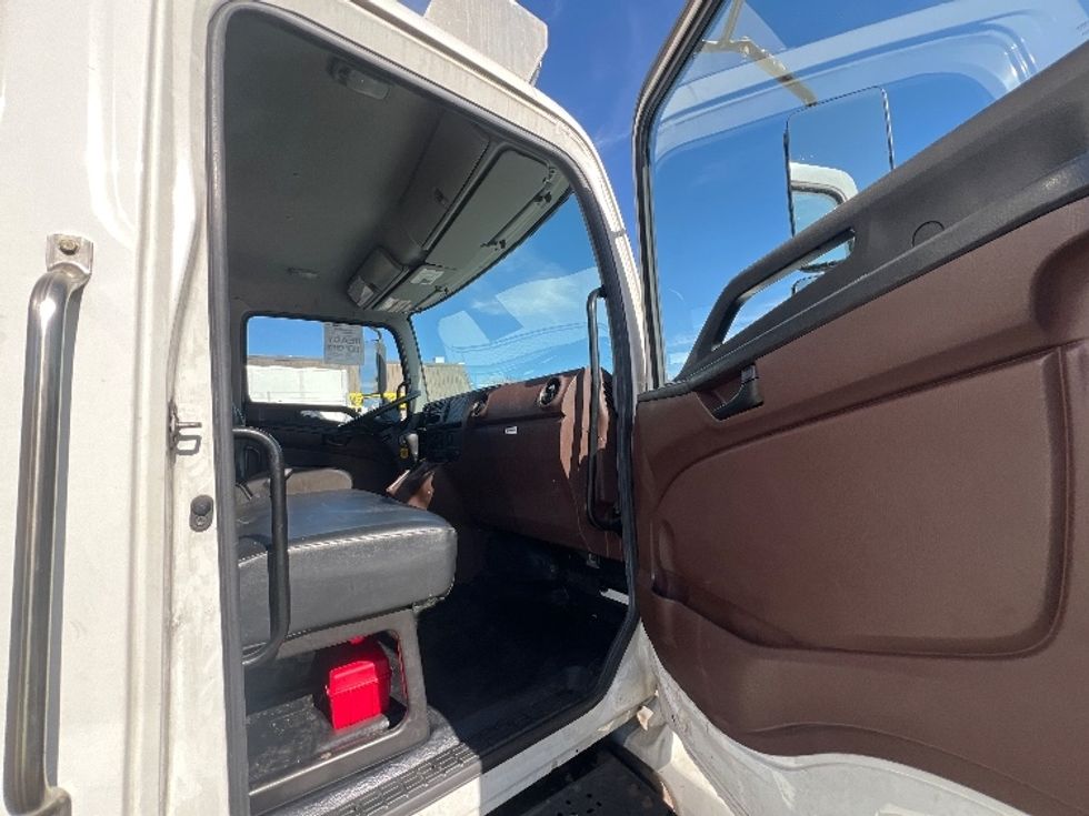 Refrigerated Truck-Light and Medium Duty Trucks-Hino-2021-L6-Baltimore-MD-146,048\n\t\tmiles-$ 77,000 - Image 20