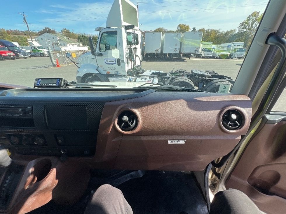 Refrigerated Truck-Light and Medium Duty Trucks-Hino-2021-L6-Baltimore-MD-146,048\n\t\tmiles-$ 77,000 - Image 21