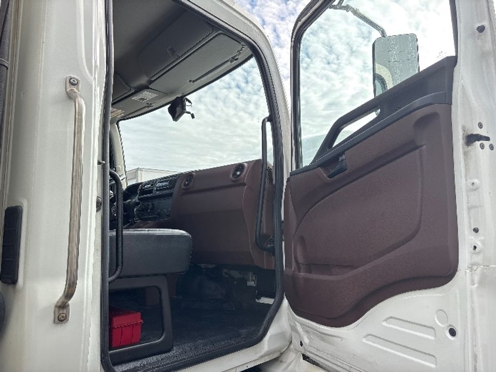 Refrigerated Truck-Light and Medium Duty Trucks-Hino-2021-L6-West Valley City-UT-103,149\n\t\tmiles-$ 72,750 - Image 19
