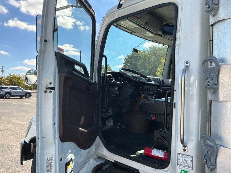 Refrigerated Truck-Light and Medium Duty Trucks-Hino-2021-L7-Piqua-OH-139,625\n\t\tmiles-$ 57,500 - Image 16